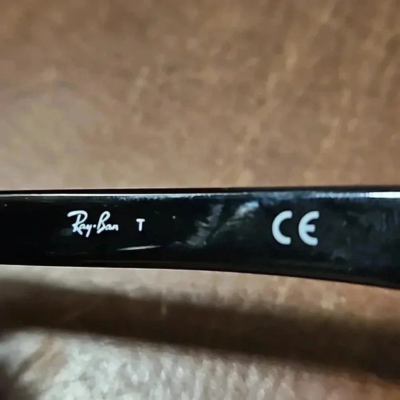 Ray Ban RB4184F Sunglasses with Hard Case - Picture 3 of 5